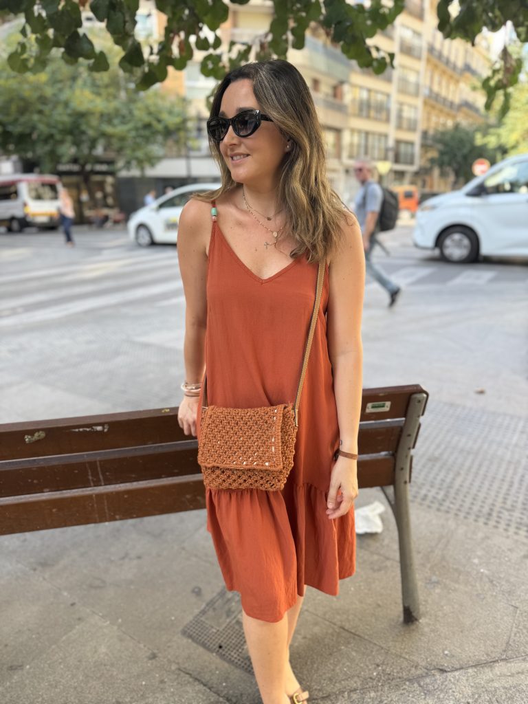 VESTIDO TIRANTES BOLITAS